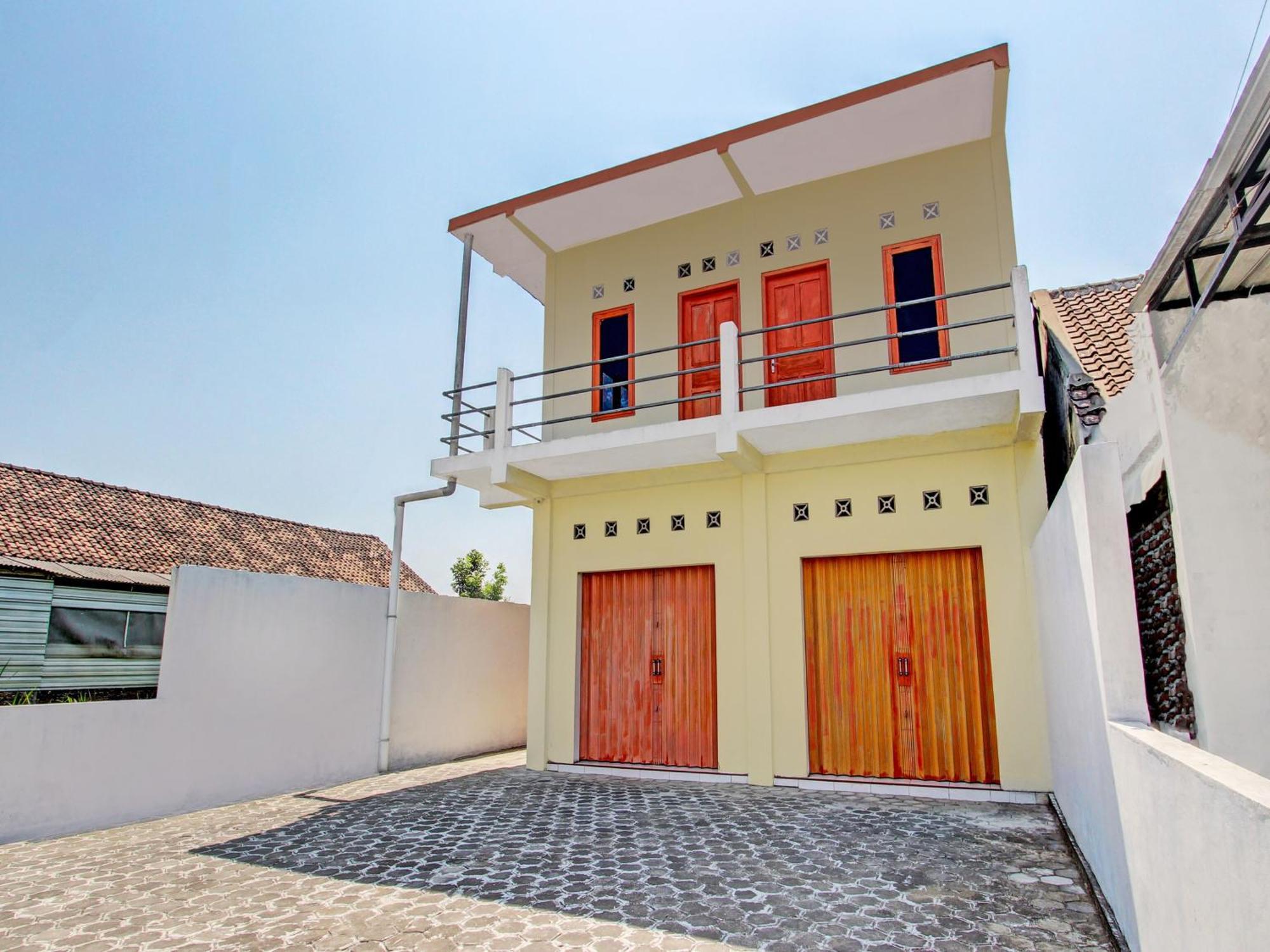 Spot On 93020 Rumah Singgah Ganjuran Bantul Exterior photo