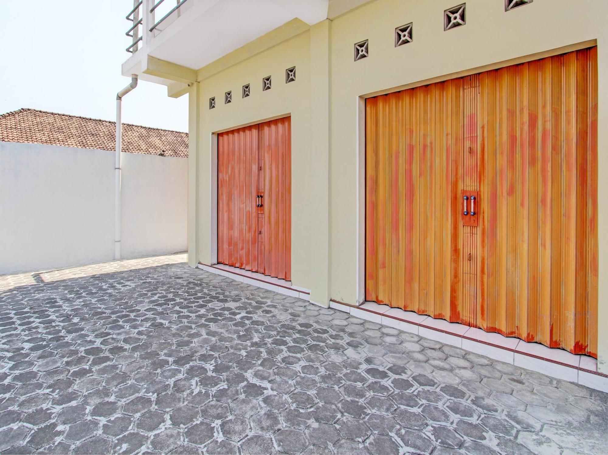 Spot On 93020 Rumah Singgah Ganjuran Bantul Exterior photo